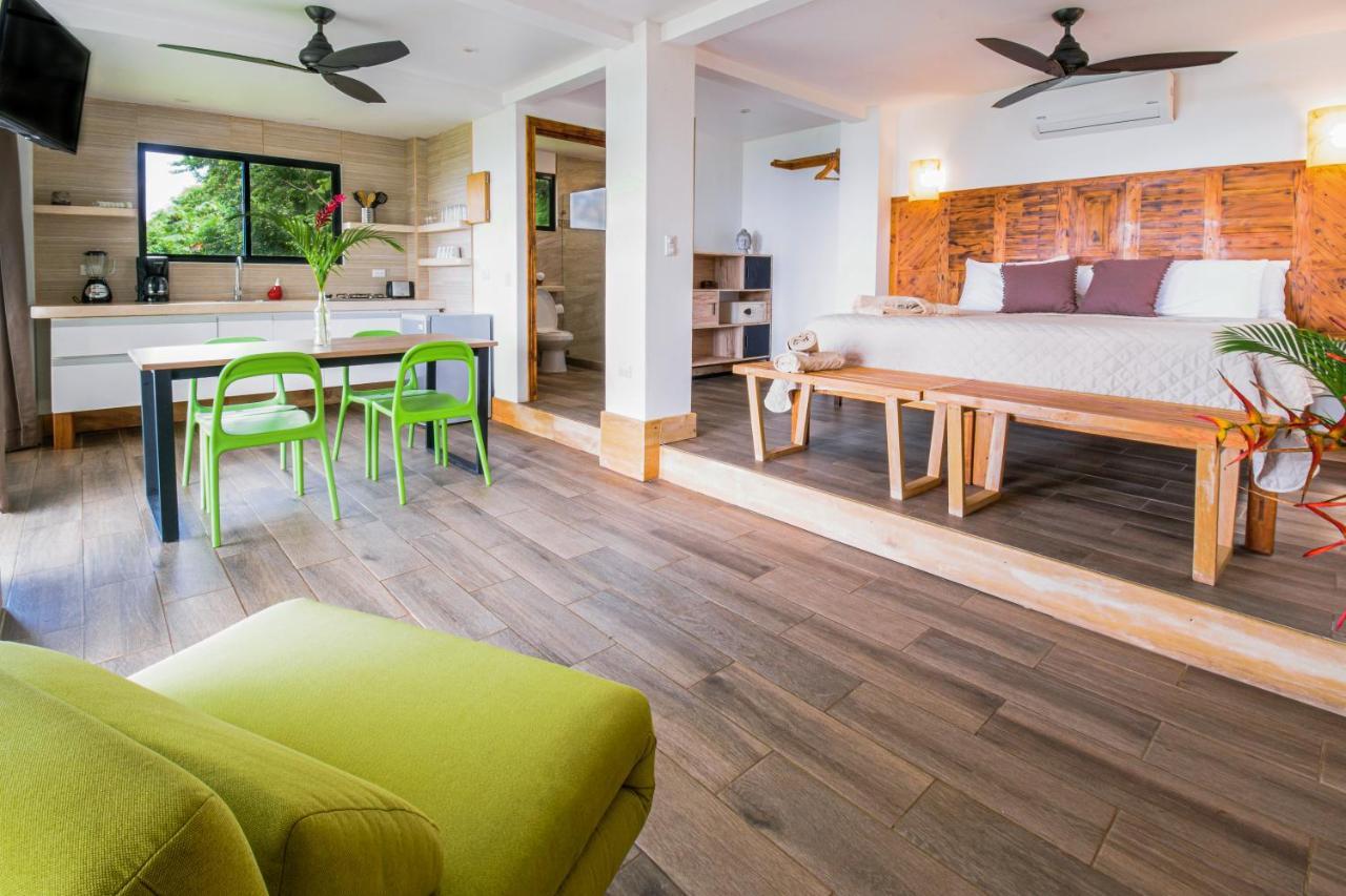 Funky Monkey Lodge Playa Santa Teresa  Eksteriør billede