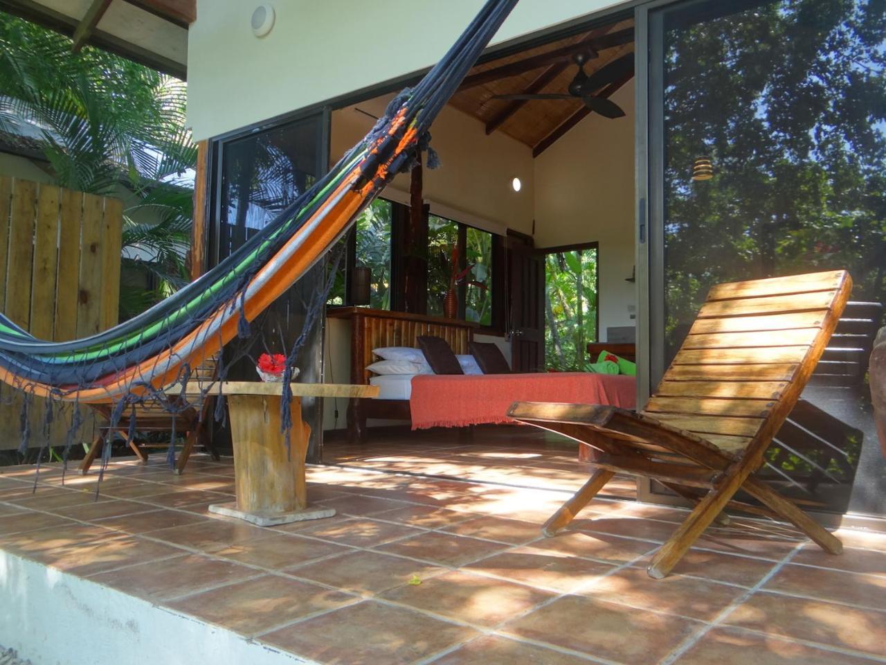 Funky Monkey Lodge Playa Santa Teresa  Eksteriør billede